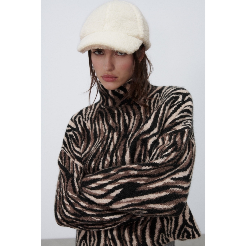 Zara faux shearling cap - Picture 6 of 12